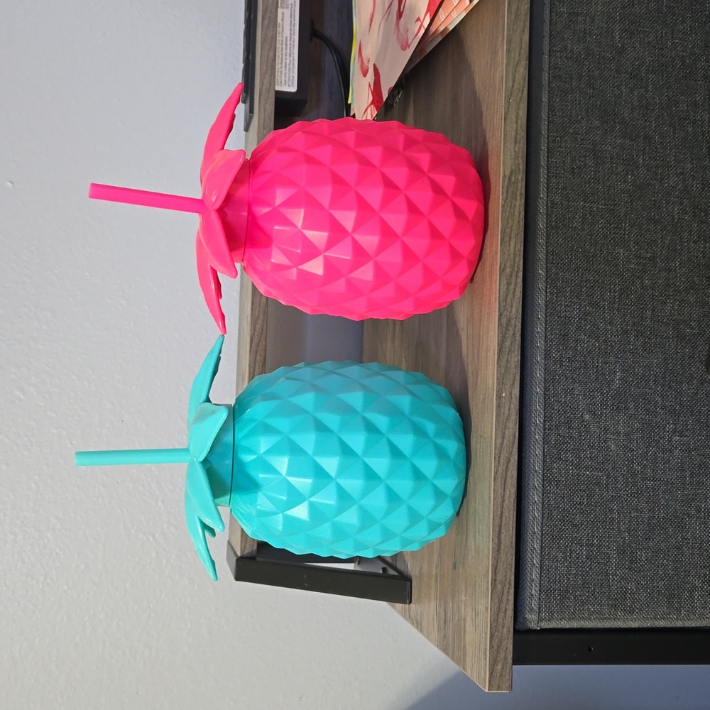 Pineapple cups